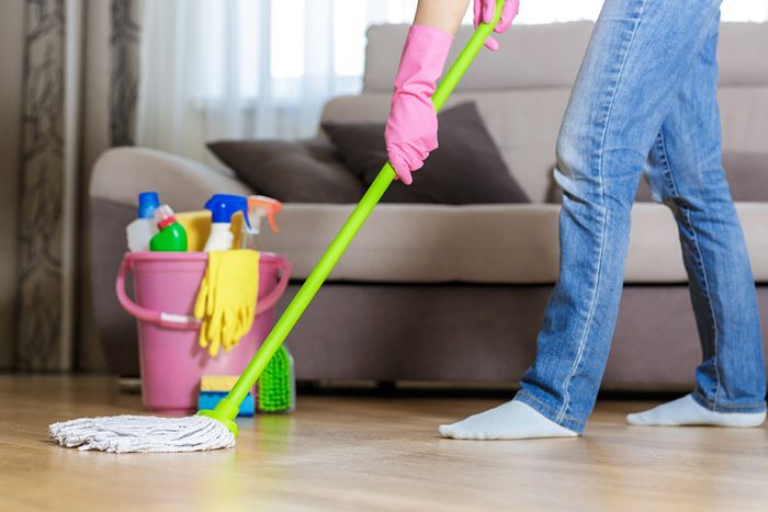 Intérieur propre et lumineux après un service de nettoyage